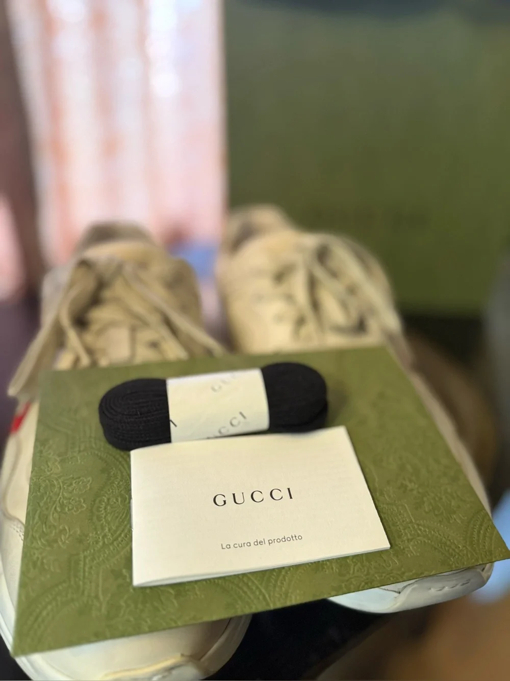NWT GUCCI Men’s  Rhyton Ivory Leather Lips Sneakers